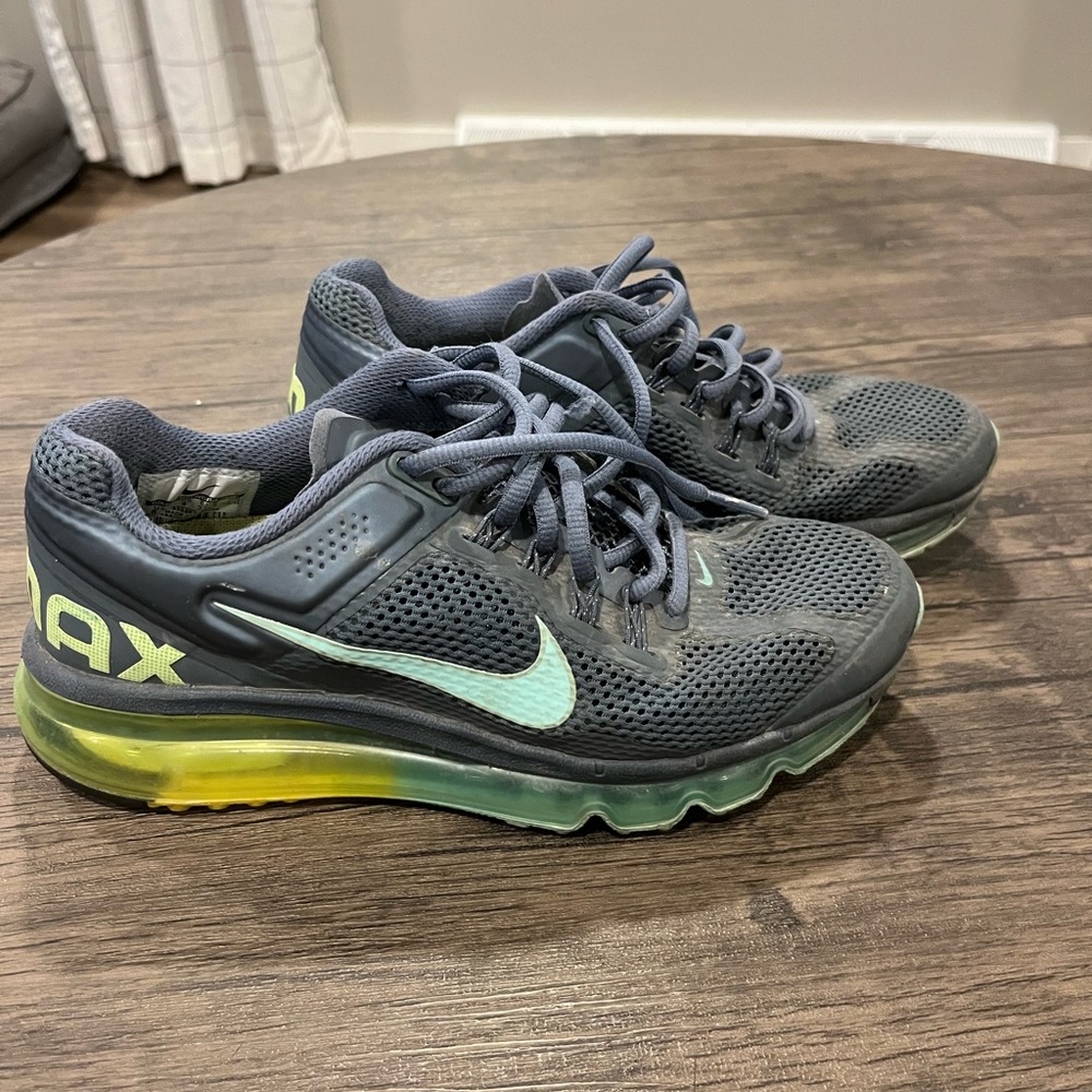 Women’s Nike Airmax size 6.5